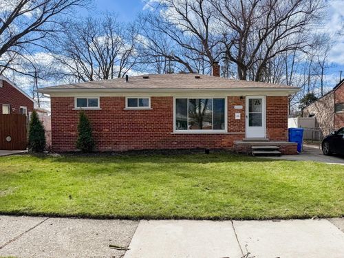 22203 Logue Ave, Warren, MI, 48091-5252 | Card Image