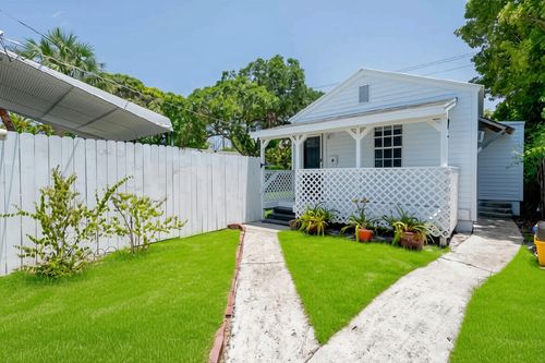 716 High St, West Palm Beach, FL, 33405-1453 | Card Image