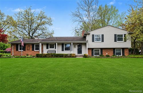 2641 Townhill, Troy, MI, 48084-1081 | Card Image