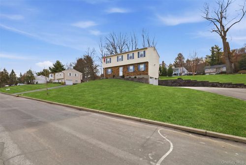62 Woodland Rd, Highland Mills, NY, 10930-2951 | Card Image