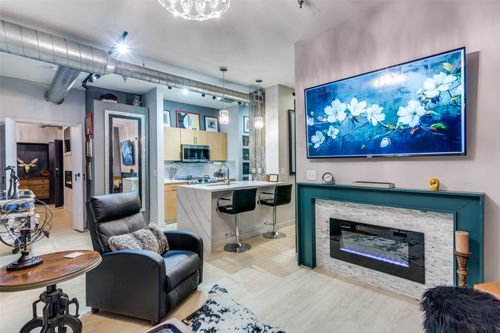 unit-2001-221 W Lancaster Ave, Fort Worth, TX, 76102-6614 | Card Image