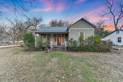 306 Garwood St, Smithville, TX, 78957-1505 | Card Image