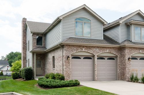 196 Mayo Ct, Elmhurst, IL, 60126-5158 | Card Image