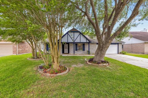 404 Country Ln, League City, TX, 77573-4528 | Card Image