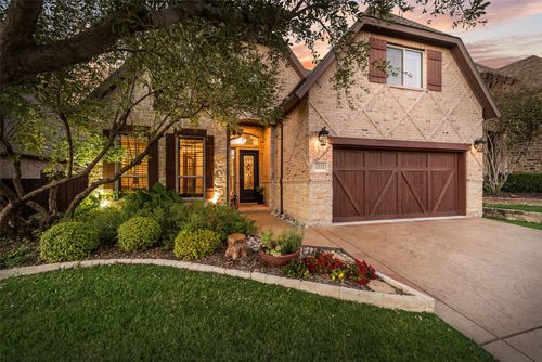 2111 N Hill Dr, Irving, TX, 75038-6218 | Card Image