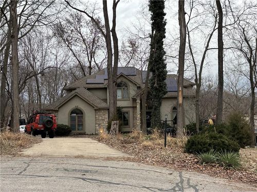 8210 Roberts Rd, Weatherby Lake, MO, 64152-4820 | Card Image