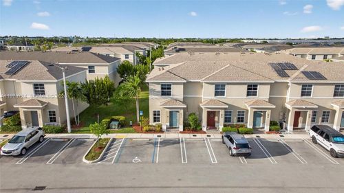 476 Ne 4th Ln, Florida City, FL, 33034-3270 | Card Image