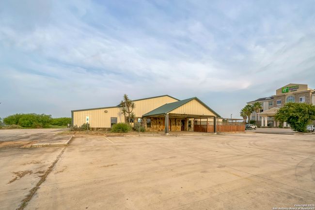 410 S Interstate 35, Home with 0 bedrooms, 0 bathrooms and null parking in Pearsall TX | Image 8