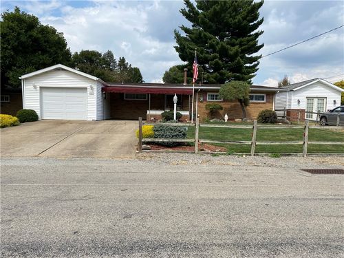 2647 Paige St, Lower Burrell, PA, 15068-3131 | Card Image
