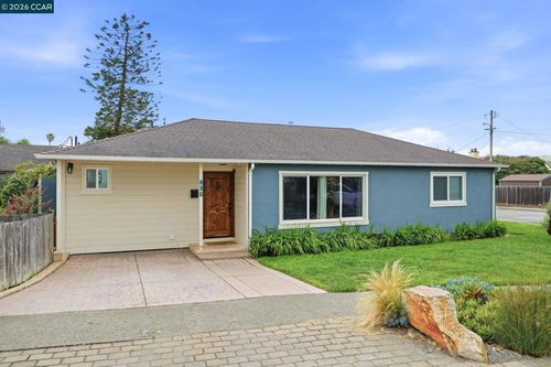 136 Pacific Ave, Pacifica, CA, 94044-2763 | Card Image