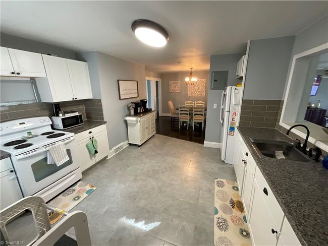 621 N Craige St, House other with 3 bedrooms, 2 bathrooms and null parking in Salisbury NC | Image 8