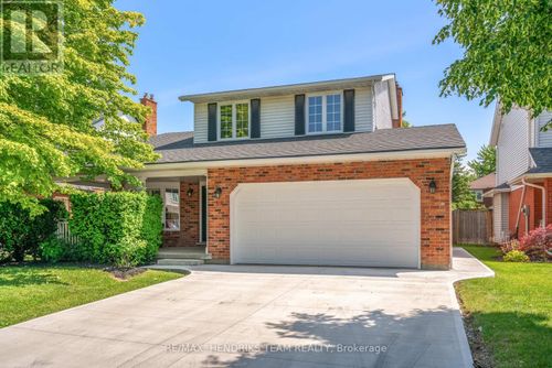 54 West Farmington Drive, St. Catharines (Grapeview), ON, L2S3S2 | Card Image