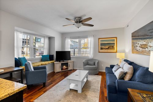 145 E 8th St, Traverse City, MI, 49684-2266 | Card Image