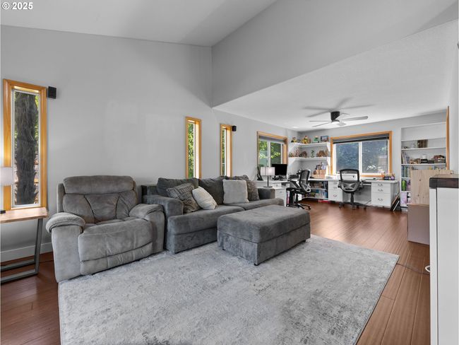 12255 Se Mapleleaf Ct, House other with 4 bedrooms, 3 bathrooms and 2 parking in Clackamas OR | Image 6