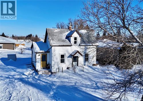 510 Wells Ave E, Langenburg, SK, S0A2A0 | Card Image