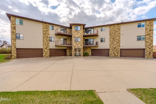 203-2630 Gateway Ave, Bismarck, ND, 58503-5200 | Card Image