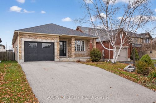 100 Tunbridge Rd, Barrie, ON, L4M6T1 | Card Image