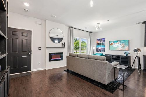 1006 Van White Memorial Blvd, Minneapolis, MN, 55411-4419 | Card Image