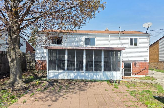 8340 Anna Ave, House other with 3 bedrooms, 2 bathrooms and null parking in Warren MI | Image 14