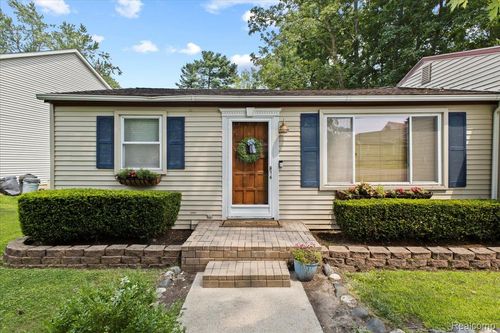 1269 Otter Ave, Waterford, MI, 48328-4758 | Card Image