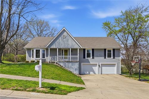 1206 Campbell Ave, Liberty, MO, 64068-1208 | Card Image