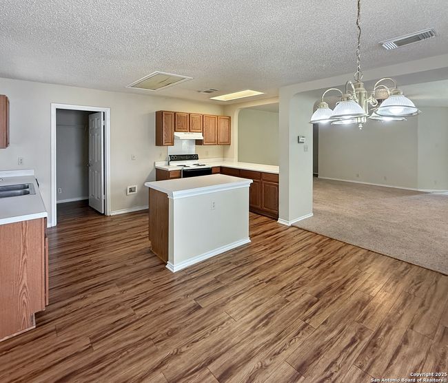 9814 Diamond Cliff Dr, House other with 3 bedrooms, 2 bathrooms and null parking in Helotes TX | Image 12