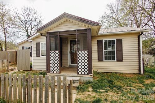 69 W Crawford St, Old Fort, NC, 28762-8769 | Card Image