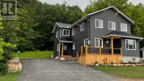 99 Inglis St, Barrys Bay, ON, K0J1B0 | Card Image