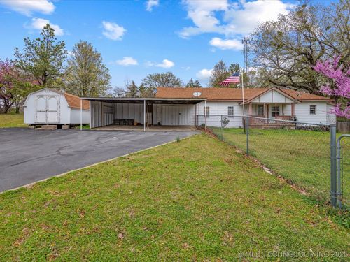 1112 W Cedar Ave, Barnsdall, OK, 74002-6610 | Card Image