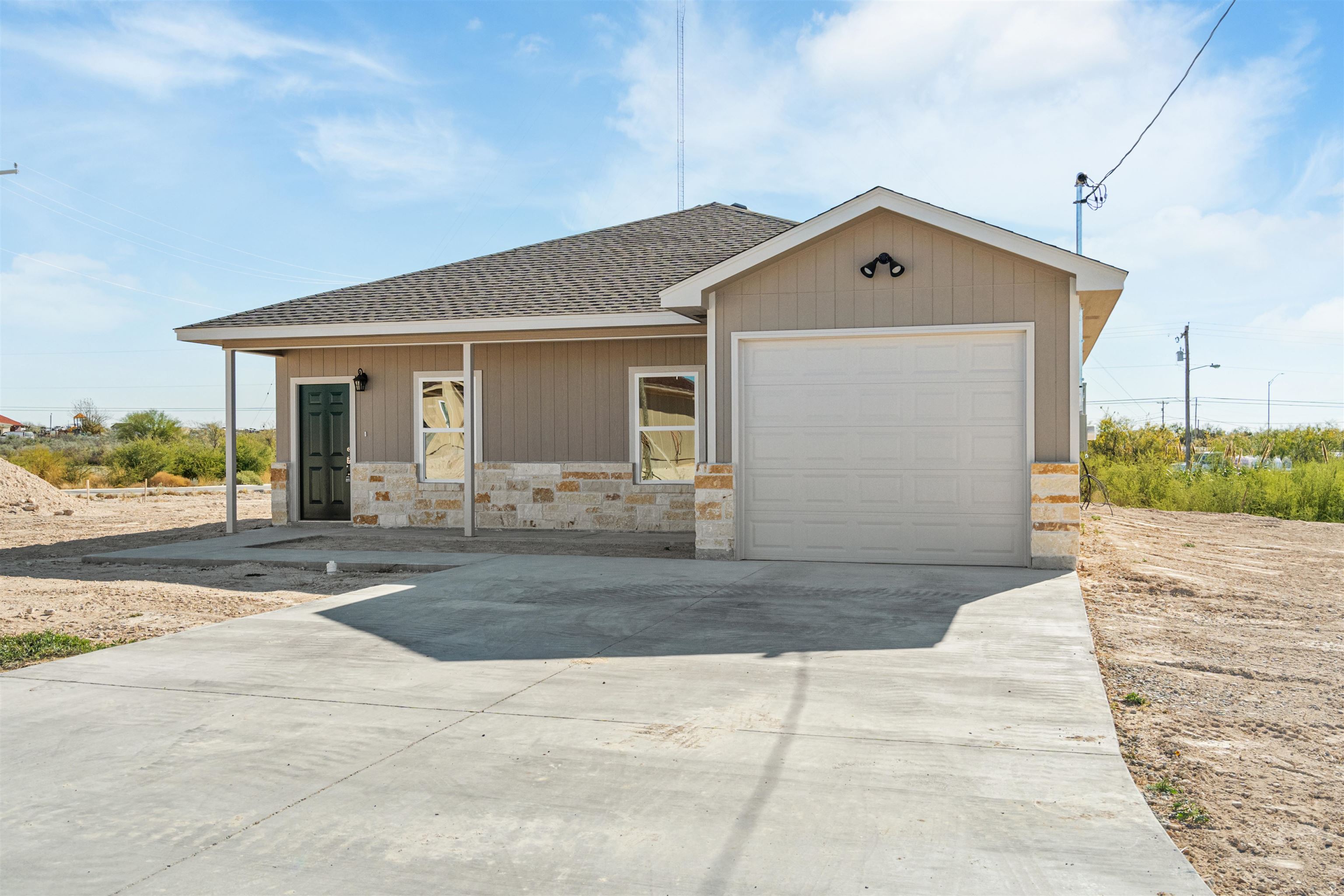 Residential in Del Rio 3