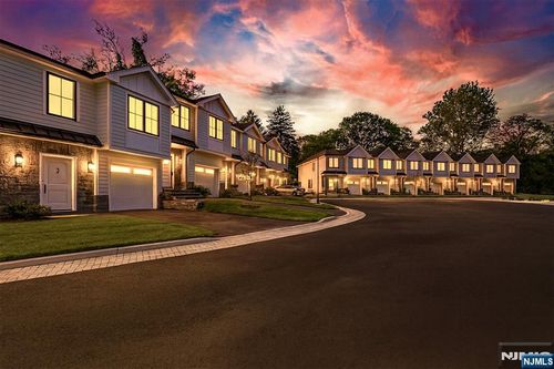 9 Fey Pl, Oradell, NJ, 07649 | Card Image