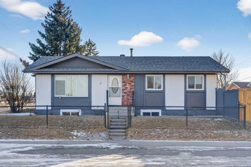 8 Malvern Cres Ne, Calgary, AB, T2A6Z6 | Card Image