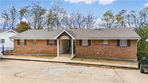 509-515 W Spruce Street, Fayetteville, AR, 72703 | Card Image