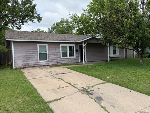 532 Nw King St, Burleson, TX, 76028-3415 | Card Image