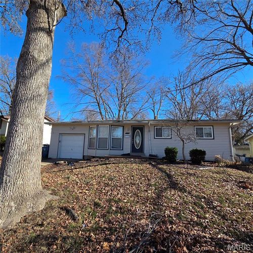 7014 Midwood Ave, Hazelwood, MO, 63042-3020 | Card Image