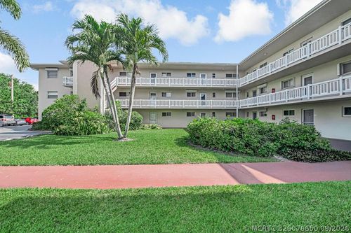 102-2855 Garden Dr S, Lake Worth, FL, 33461-6283 | Card Image