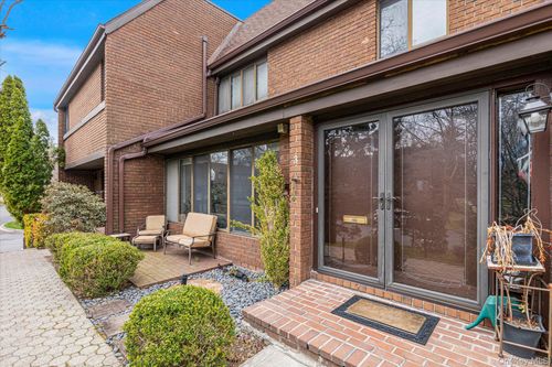 3 Oldfield, Roslyn, NY, 11576-2809 | Card Image