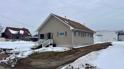 504 W Poplar St, West Frankfort, IL, 62896-2240 | Card Image