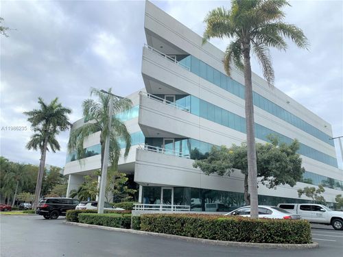 ste-103-5959 Waterford District Dr, Miami, FL, 33126-2052 | Card Image