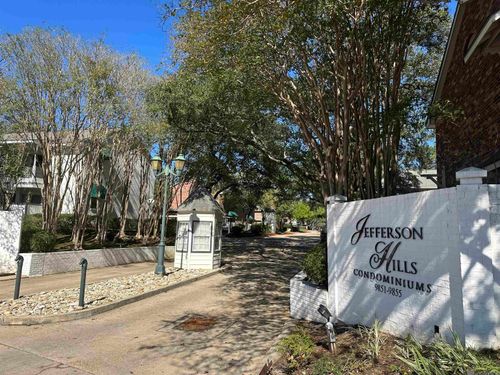 w21-9855 Jefferson Hwy, Baton Rouge, LA, 70809-7224 | Card Image