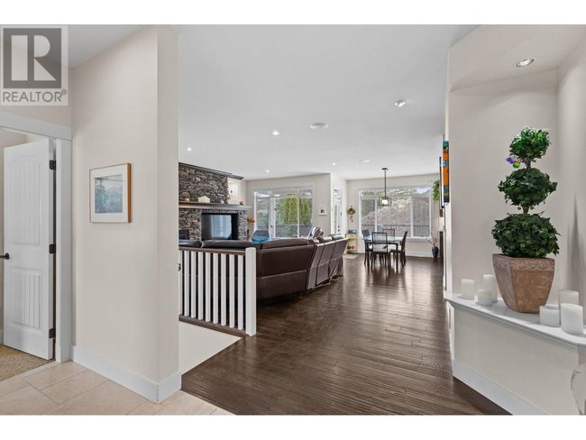 1089 Long Ridge Dr, House other with 4 bedrooms, 3 bathrooms and 2 parking in Kelowna BC | Image 6