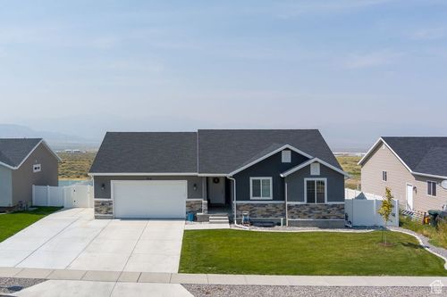 954 S 1050 W, Tooele, UT, 84074-3206 | Card Image