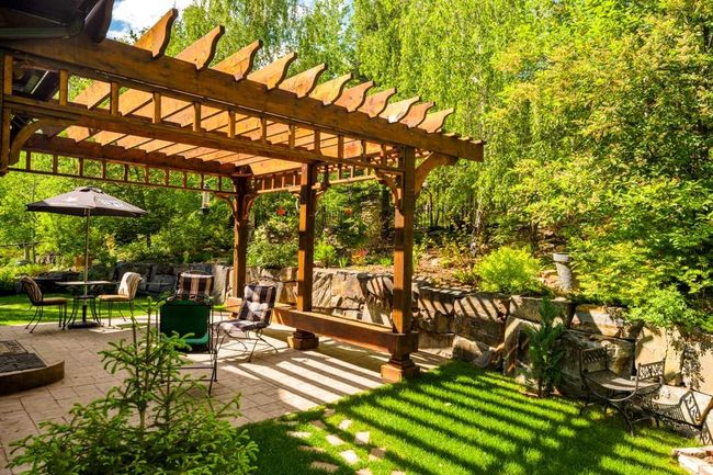 10 Spring Valley Pl Sw, House other with 5 bedrooms, 5 bathrooms and 6 parking in Calgary AB | Image 15