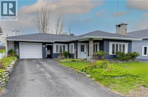 345 Front St, Grand-Sault/Grand Falls, NB, E3Z2S8 | Card Image