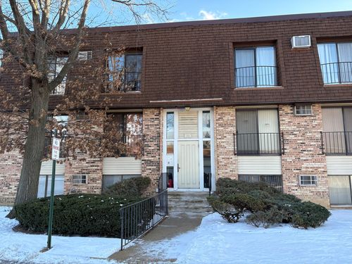 101-201 Waters Edge Dr, Glendale Heights, IL, 60139-1608 | Card Image