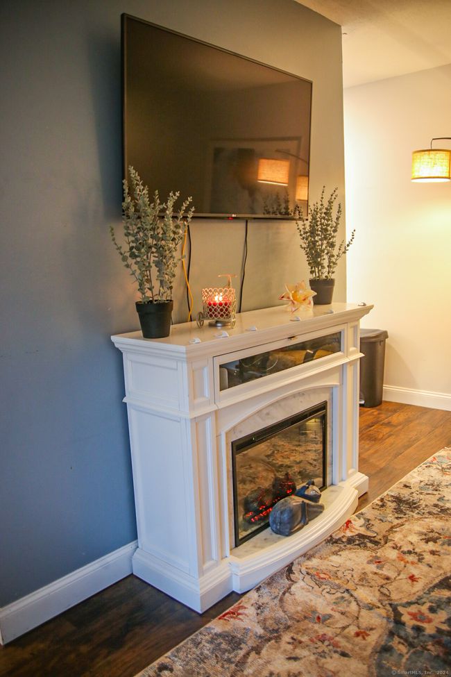 APT-3 - 25 Balance Rock Rd, Condo with 2 bedrooms, 1 bathrooms and null parking in Seymour CT | Image 6