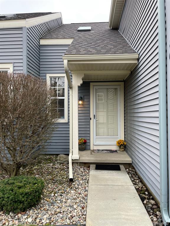 Whitegate Ln, East Lansing, MI 48823