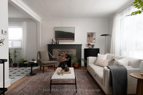 195 Clearbrooke Cir, Etobicoke, ON, M9W2G5 | Card Image