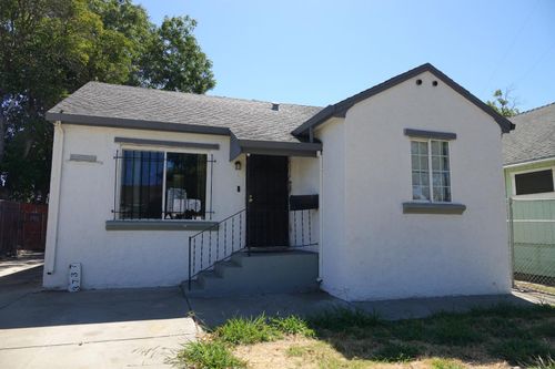 3737 32nd Street, Sacramento, CA, 95820 | Card Image