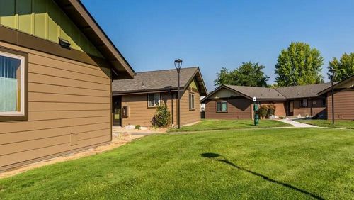 220 Holiday Ln, Talent, OR, 97540-8664 | Card Image